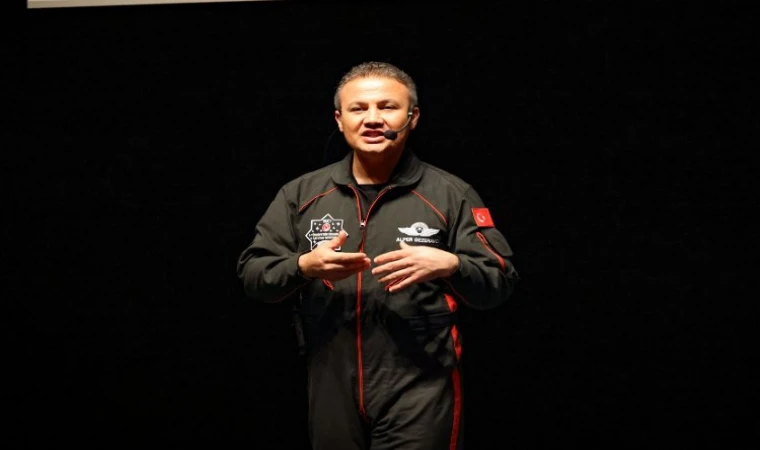 Türkiye’nin ilk Astronotu Alper Gezeravcı, Bilecik Kongre Merkezi’nde gençlerle buluştu