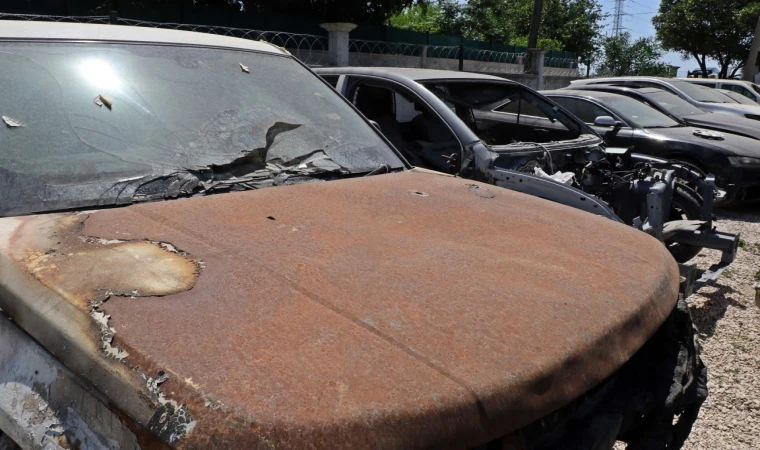 Yediemin otoparkları araç mezarlığına döndü