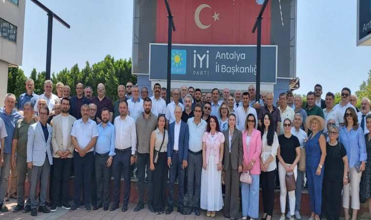 İYİ Parti’de Coşkulu Bayramlaşma