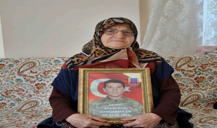 ŞEHİT ANNESİNDEN KOCAGÖZ'E;BİZLERİ UNUTMADI
