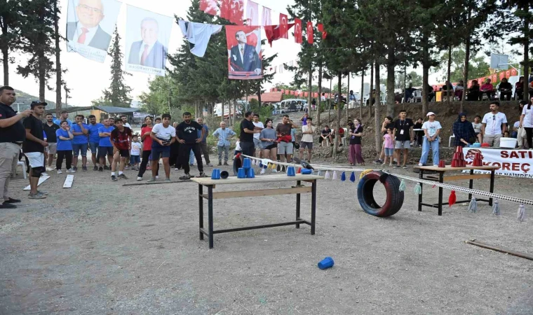 Tatili duyan köylüler kıyasıya yarıştı