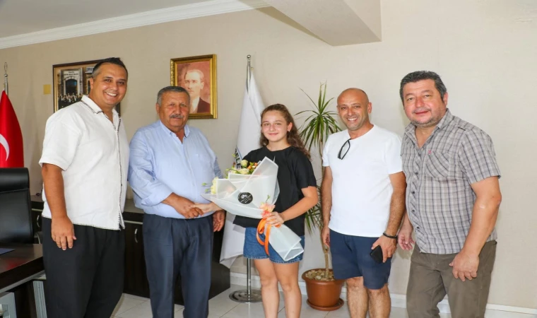 EROL DEMİRHAN’DAN EĞİTİME DESTEK!