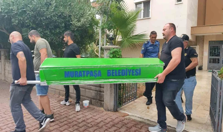 EVDE ÖLÜ BULUNDU