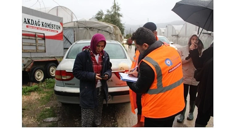 Antalya Büyükşehir Belediyesi afetin izlerini silmek için sahada