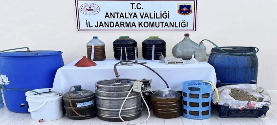 Kumluca’da 800 litre kaçak alkol ele geçirildi