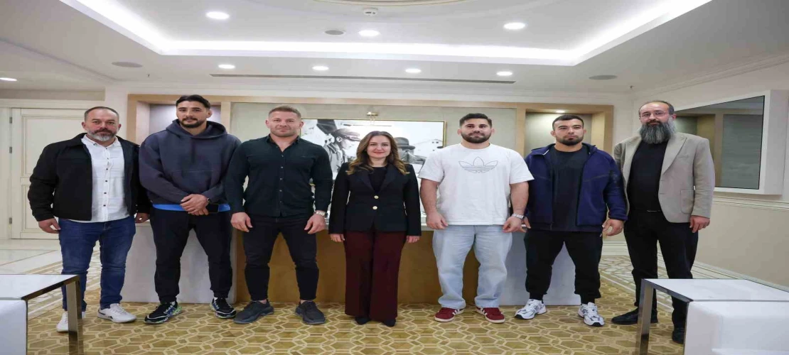 Pehlivanlar Sahaya İniyor