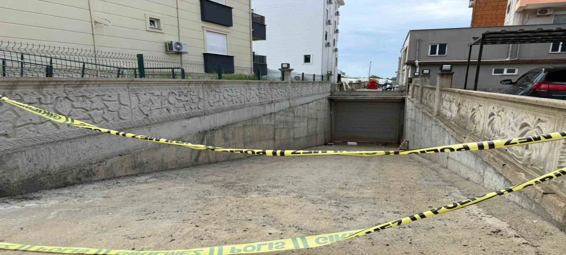 Yolu kısaltmak isterken apartman boşluğuna düşerek hayatını kaybetti