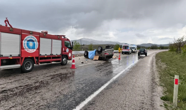 Lüks otomobil kontrolden çıkıp takla attı: 2 ölü