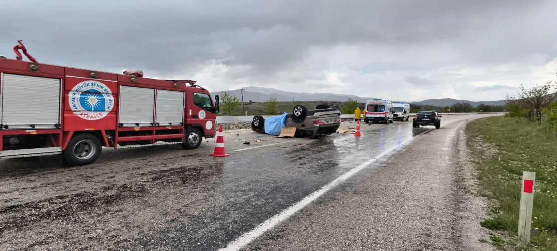 Lüks otomobil kontrolden çıkıp takla attı: 2 ölü