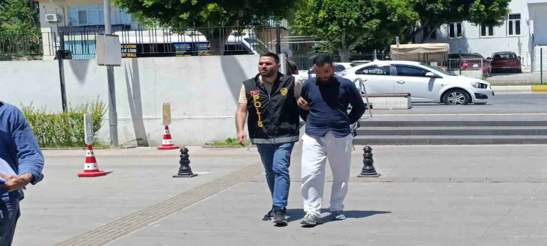 Emekli öğretmeni 2 milyon lira dolandırdı