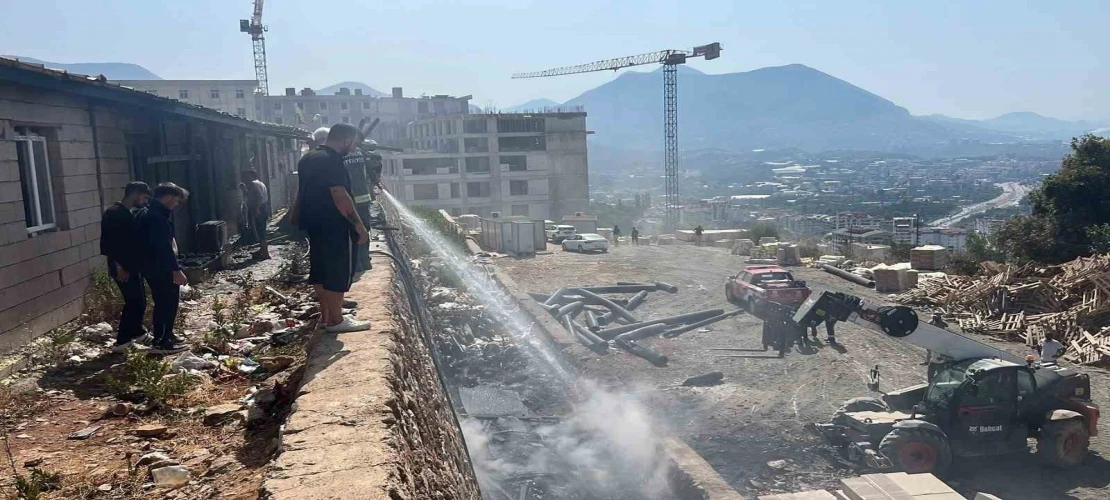 Yangın Keykubat Üniversitesi Cikcilli Kampüsü inşaatında meydana geldi
