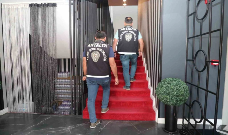Antalya’da günübirlik konaklama ve araç kiralama firmaları denetlendi