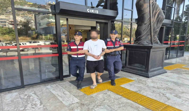 Alanya’da 7 yıl 8 ay hapis cezasıyla aranan hükümlü yakalandı