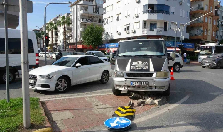 Antalya’da ağır çekim gibi kaza