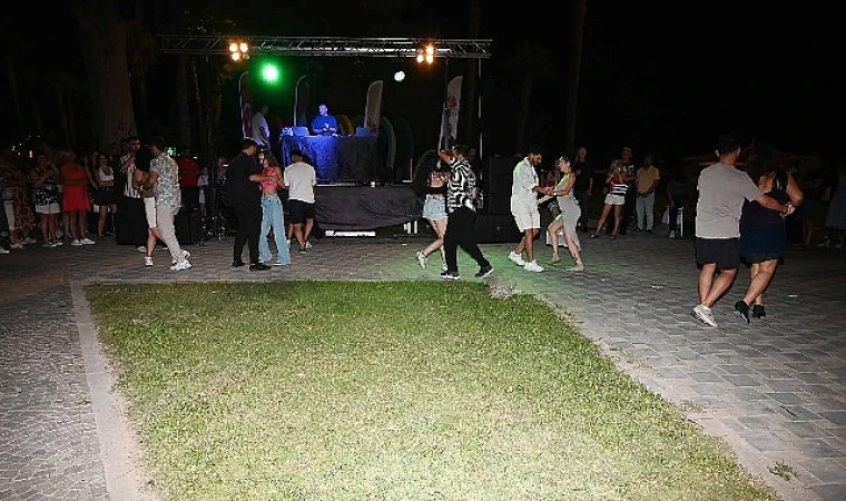 Kemer’de muhteşem Latin dans şovu