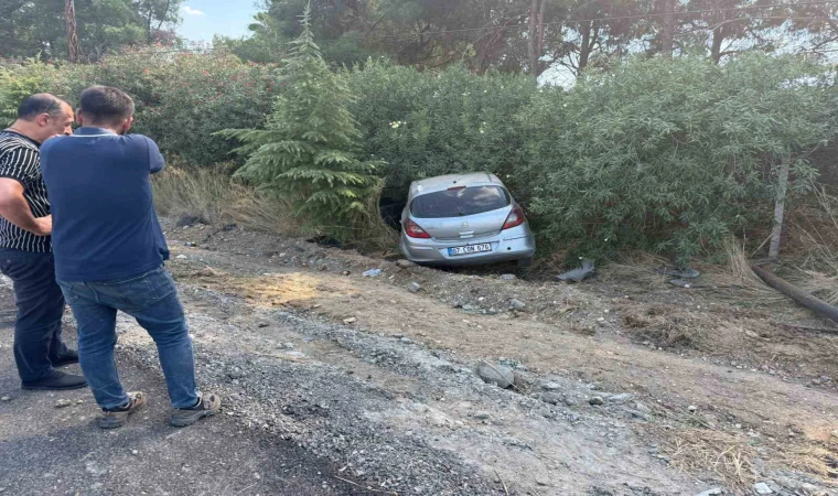 Serik’te kontrolden çıkan otomobil şarampole yuvarlandı