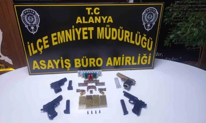 ALANYA'DA RUHSATSIZ SİLAHLAR BULUNDU