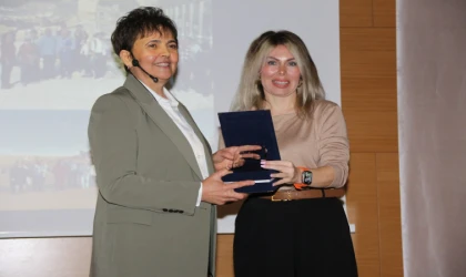 GÜNKAF'ta gençlerle buluştu