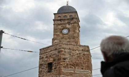 SAAT KULESİ YENİ SAATİNE KAVUŞTU