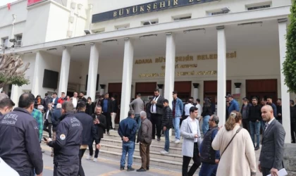 SİYASETÇİLERE SALDIRILARIN SONU GELMİYOR