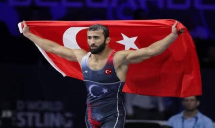 Millilere Bakan’dan tebrik