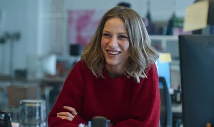 Netflix, Serenay Sarıkaya’ya Eşsiz Bir Kadronun Eşlik Ettiği Ece Yörenç İmzalı Kimler Geldi Kimler Geçti’nin Fragmanını Paylaştı