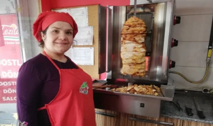 Atanamayan öğretmen dönercilik yapıyor