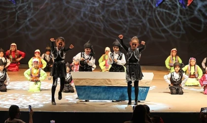 Konak’ın Halk Oyunları Şenliği 18’inci kez 'merhaba’ dedi