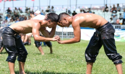 Pehlivanlar Güreşlere başladı