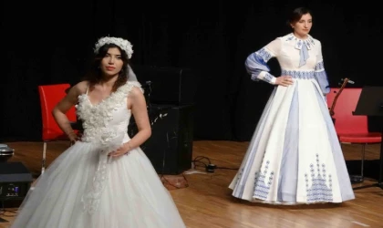 Şile Bezi kıyafetlerinden yerinde mini defile