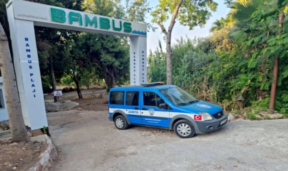 Antalya’da Bambus Plajı’ndan taşıtlar da çekildi!