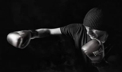 Boksör yumruğunun cezası anne terliğinden daha az