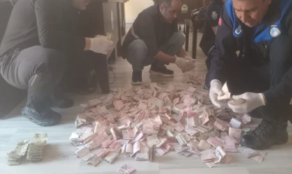 Antalya’da dilencinin üzerinden çıkan para herkesi şaşırttı