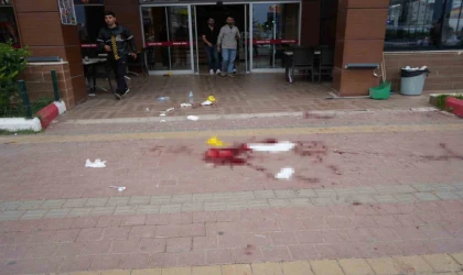 ANTALYA'DA KANLI HESAPLAŞMA 4 YARALI