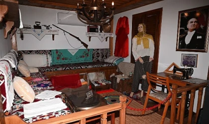 Başkan Topaloğlu’ndan Ramazan Kar’a plaket