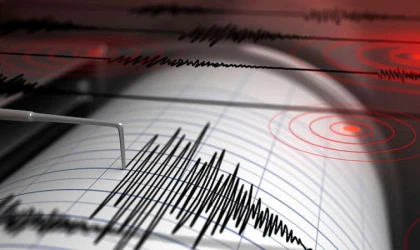Muğla'da 4.9 şiddetinde deprem! Bodrum sallandı