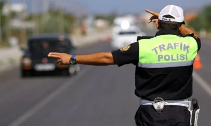 TRAFİK CEZASINI YEDİ KİREÇ ÇÖZÜCÜ İÇTİ