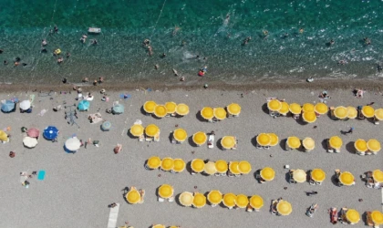 Antalya’da termometreler 35 dereceyi gösterdi