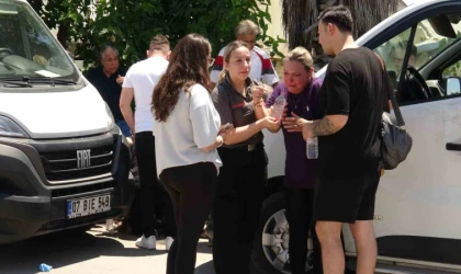 ARACINI TAMİR EDİYOR SANDILAR...