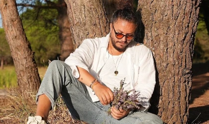 Oyuncu Engin Demircioğlu’ndan Sezen Aksu Coveri ’Yanmışım Sönmüşüm Ben’