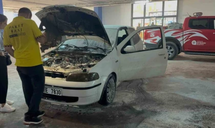 Gazipaşa’da AVM otoparkında otomobil yangını