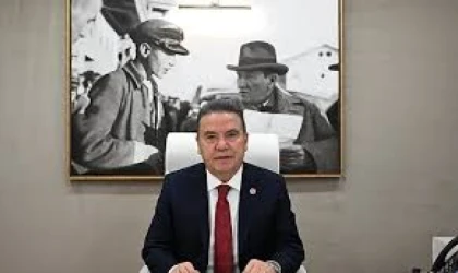 Muhittin Böcek; Yıkılmadım Ayaktayım