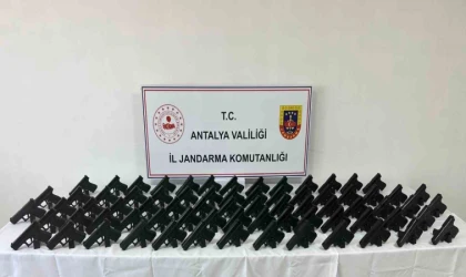 Kepez’de kaçak silah operasyonu: 72 tabanca ele geçirildi