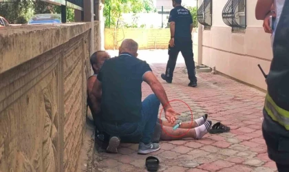 Eline aldığı tiner şişesi ve çakmakla kendini yakmak istedi