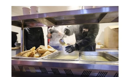 Buca Belediyesi’nden sıcak çorba ikramı