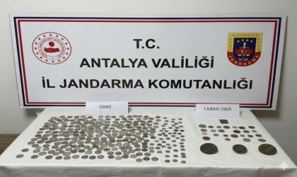 Kaş’ta tarihi eser kaçakçılığı operasyonu: Çok sayıda obje ve gümüş sikke ele geçirildi