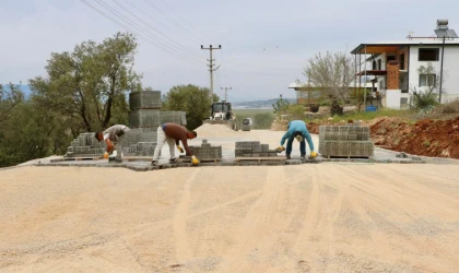 Demirhan:Ulaşım Ağı Oluşturuyoruz