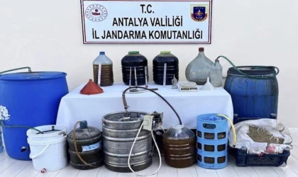 Kumluca’da 800 litre kaçak alkol ele geçirildi