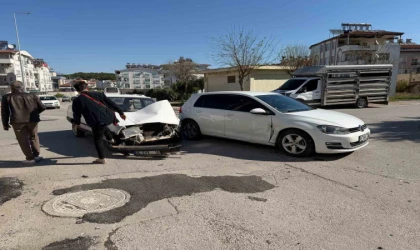 Trafik kazası ucuz atlatıldı, ehliyetini yenilemeyen sürücüye ceza yağdı