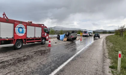 Lüks otomobil kontrolden çıkıp takla attı: 2 ölü